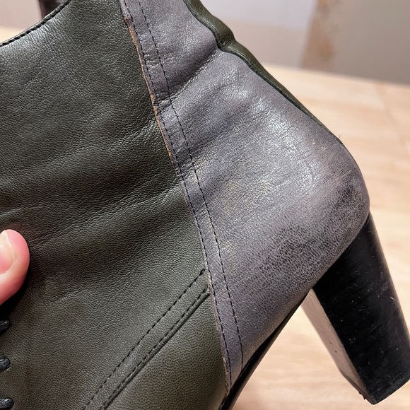 FIDGI Portugal Women's Lace-Up Boots - Picture 6 of 8